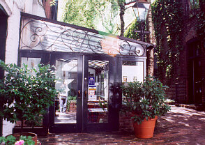 Cafe in FREE FALL